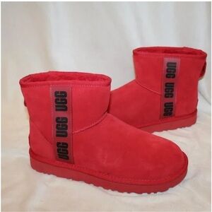 WOMEN'S UGG MINI ANKLE SUEDE SHEARLING LINED BOOTS RED retails $135
